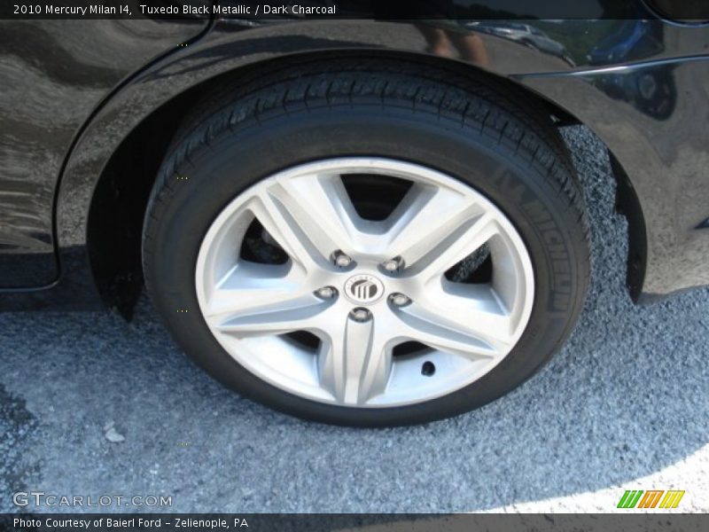 Tuxedo Black Metallic / Dark Charcoal 2010 Mercury Milan I4