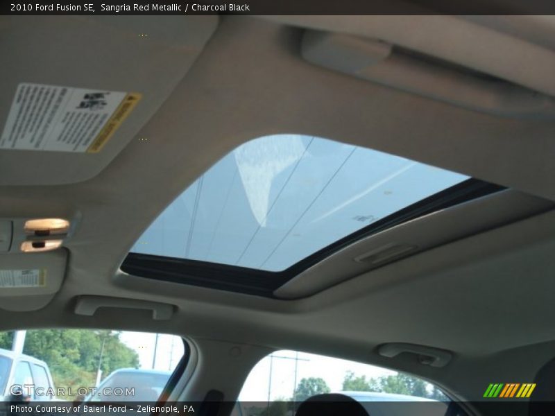 Sangria Red Metallic / Charcoal Black 2010 Ford Fusion SE