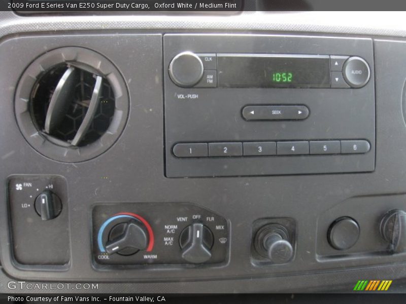 Oxford White / Medium Flint 2009 Ford E Series Van E250 Super Duty Cargo