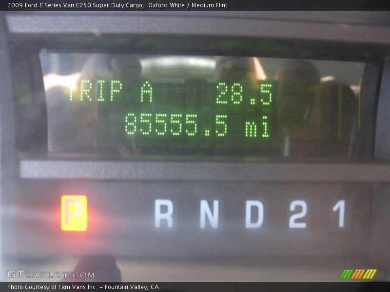 Oxford White / Medium Flint 2009 Ford E Series Van E250 Super Duty Cargo