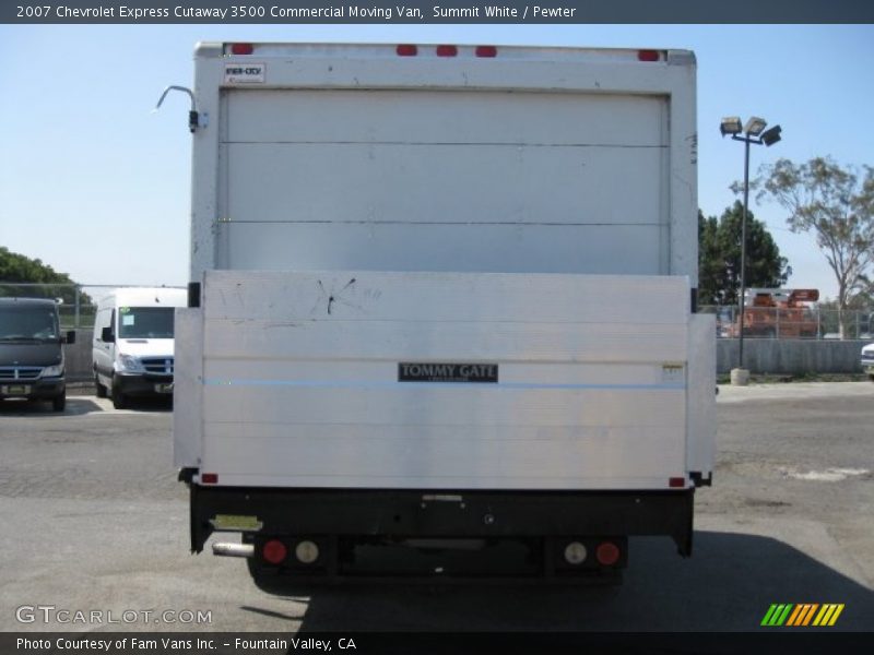 Summit White / Pewter 2007 Chevrolet Express Cutaway 3500 Commercial Moving Van