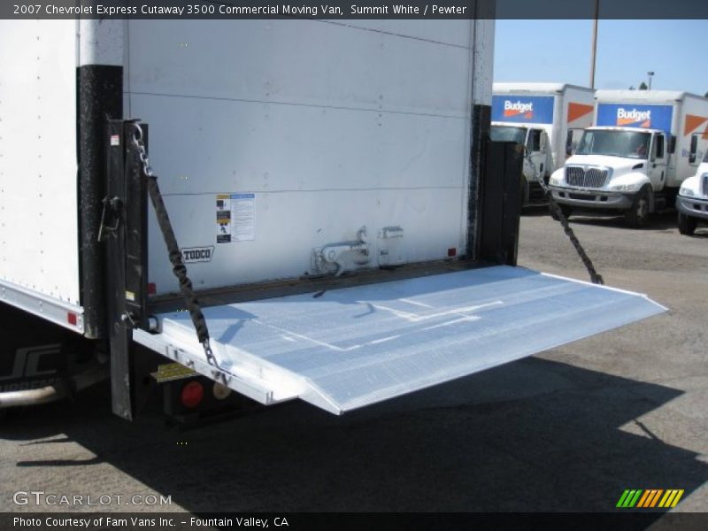 Summit White / Pewter 2007 Chevrolet Express Cutaway 3500 Commercial Moving Van