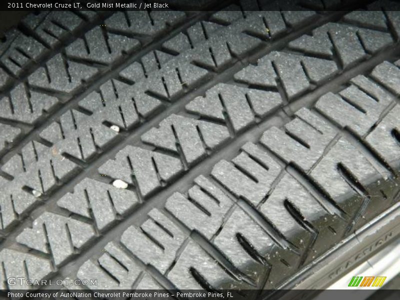 Gold Mist Metallic / Jet Black 2011 Chevrolet Cruze LT