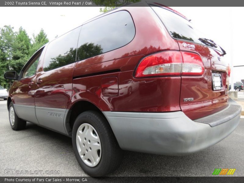 Vintage Red Pearl / Oak 2002 Toyota Sienna CE
