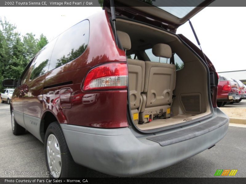Vintage Red Pearl / Oak 2002 Toyota Sienna CE