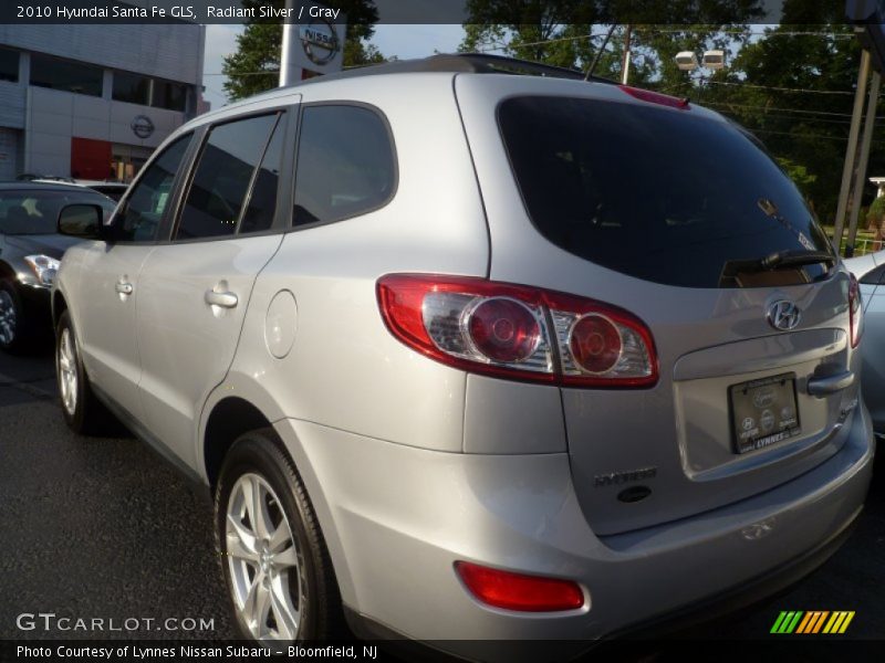 Radiant Silver / Gray 2010 Hyundai Santa Fe GLS