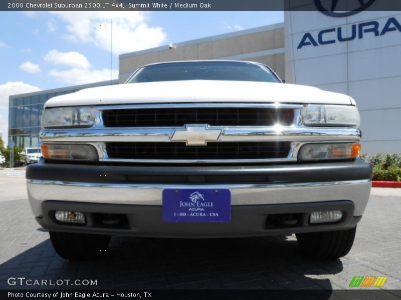 Summit White / Medium Oak 2000 Chevrolet Suburban 2500 LT 4x4