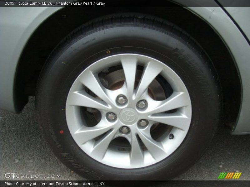 Phantom Gray Pearl / Gray 2005 Toyota Camry LE V6