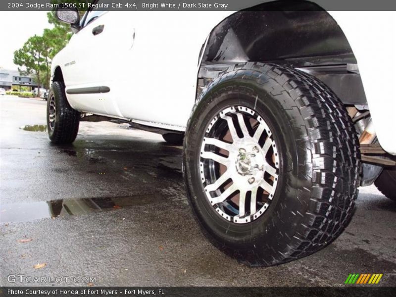 Bright White / Dark Slate Gray 2004 Dodge Ram 1500 ST Regular Cab 4x4