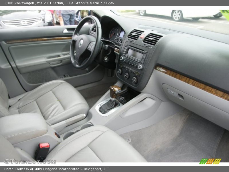  2006 Jetta 2.0T Sedan Grey Interior