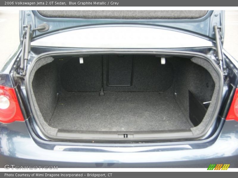  2006 Jetta 2.0T Sedan Trunk