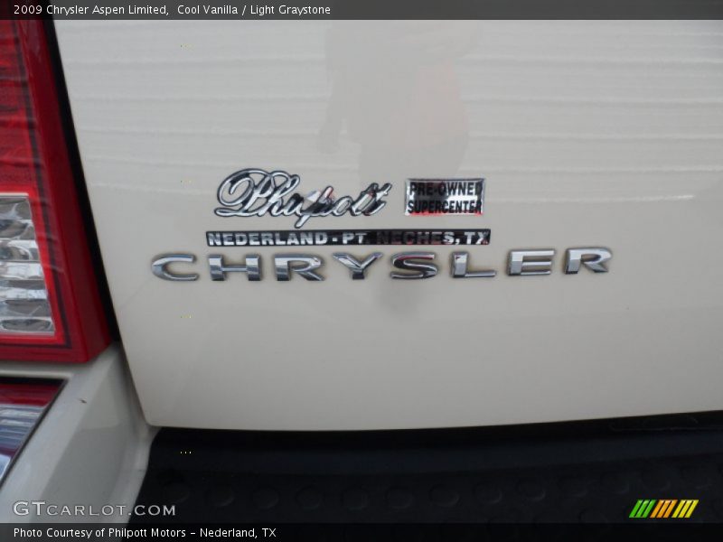 Cool Vanilla / Light Graystone 2009 Chrysler Aspen Limited