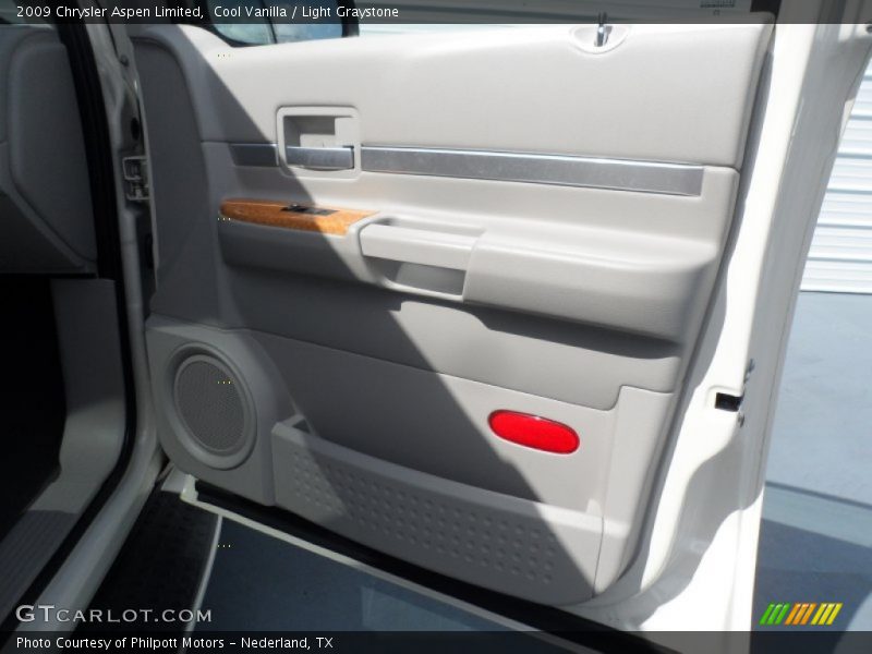 Cool Vanilla / Light Graystone 2009 Chrysler Aspen Limited
