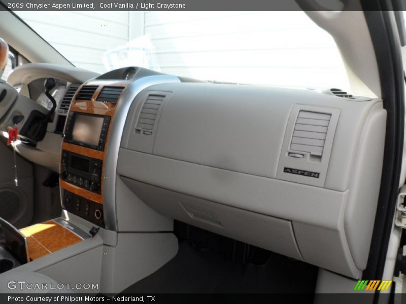 Cool Vanilla / Light Graystone 2009 Chrysler Aspen Limited