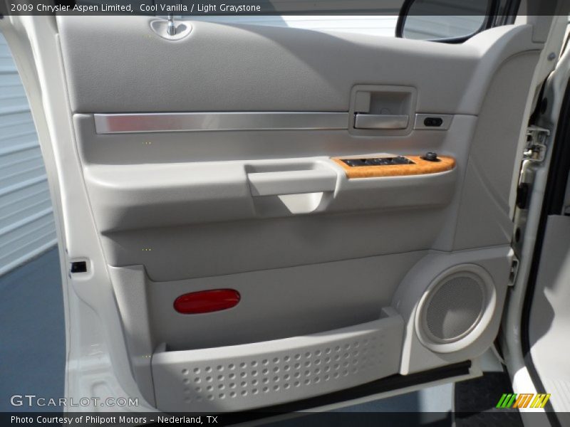 Cool Vanilla / Light Graystone 2009 Chrysler Aspen Limited