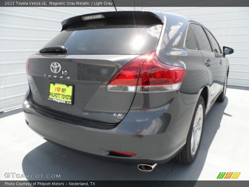 Magnetic Gray Metallic / Light Gray 2013 Toyota Venza LE