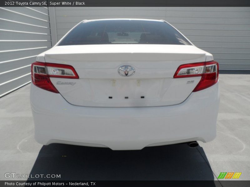 Super White / Black 2012 Toyota Camry SE