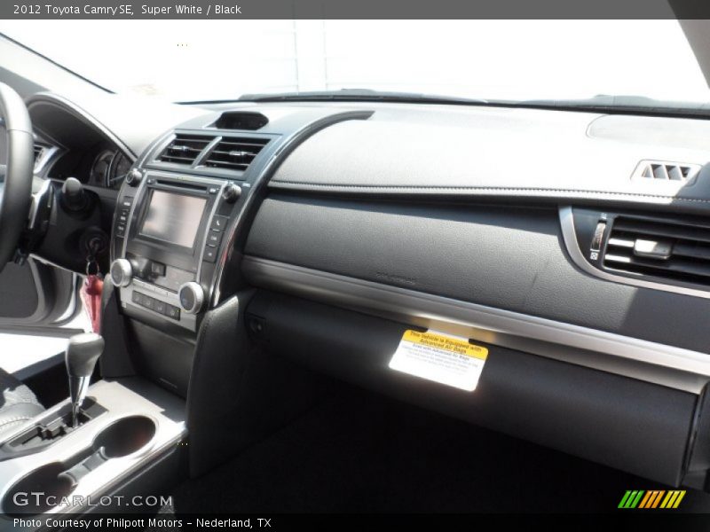 Super White / Black 2012 Toyota Camry SE