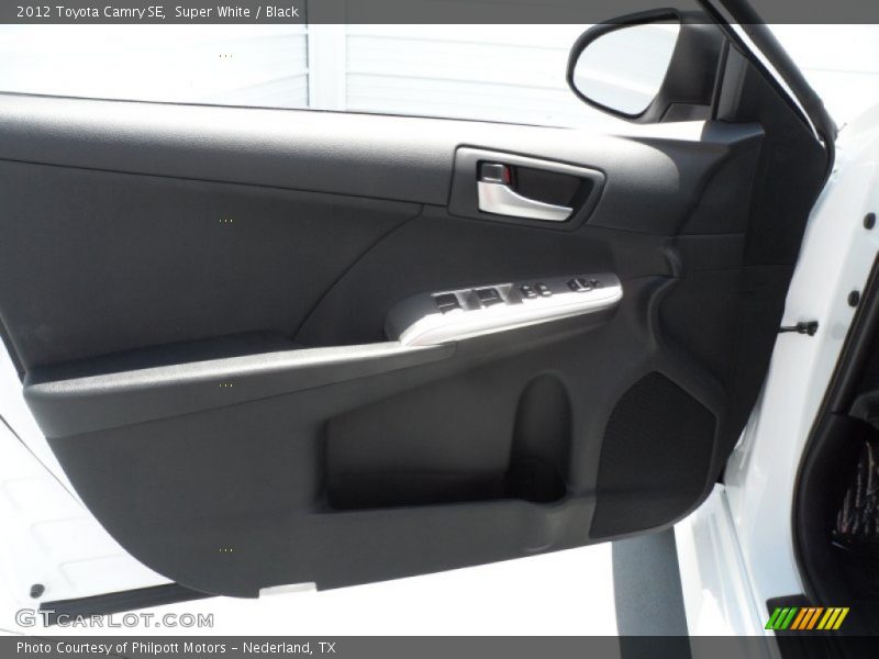 Super White / Black 2012 Toyota Camry SE