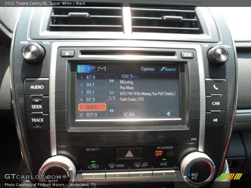 Super White / Black 2012 Toyota Camry SE