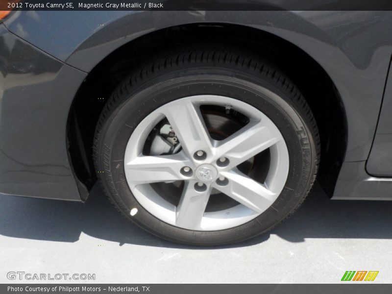 Magnetic Gray Metallic / Black 2012 Toyota Camry SE