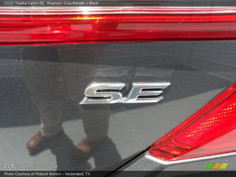 Magnetic Gray Metallic / Black 2012 Toyota Camry SE