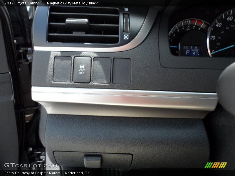 Magnetic Gray Metallic / Black 2012 Toyota Camry SE