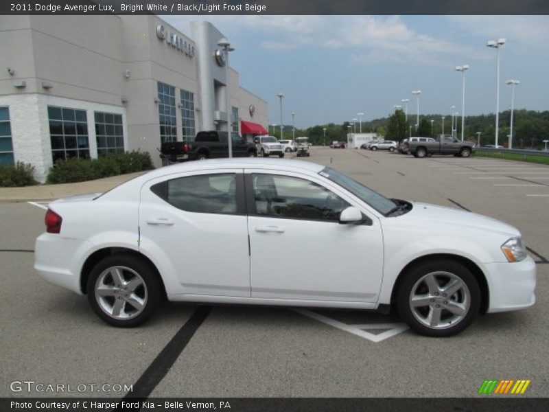 Bright White / Black/Light Frost Beige 2011 Dodge Avenger Lux
