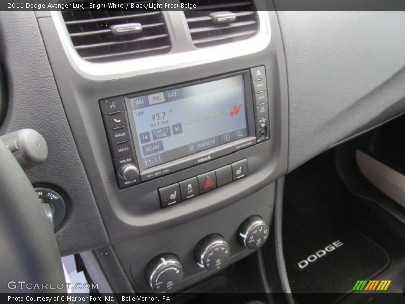 Bright White / Black/Light Frost Beige 2011 Dodge Avenger Lux