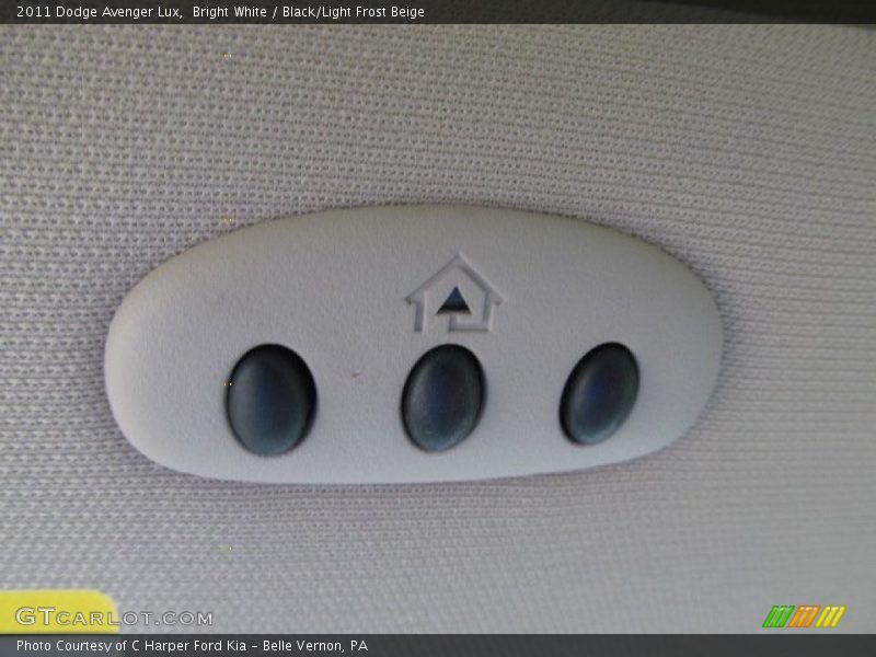 Bright White / Black/Light Frost Beige 2011 Dodge Avenger Lux