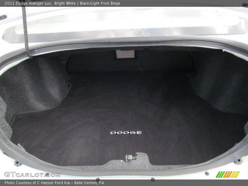 Bright White / Black/Light Frost Beige 2011 Dodge Avenger Lux