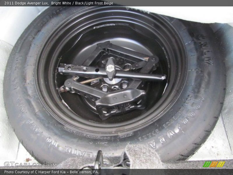 Bright White / Black/Light Frost Beige 2011 Dodge Avenger Lux