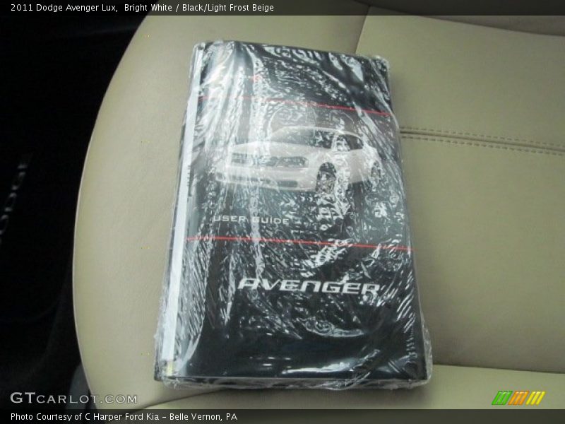 Bright White / Black/Light Frost Beige 2011 Dodge Avenger Lux