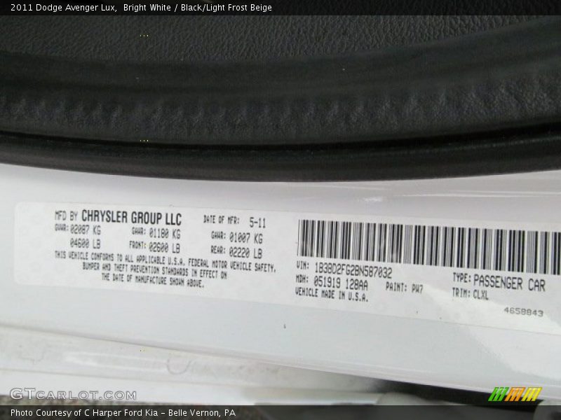 Bright White / Black/Light Frost Beige 2011 Dodge Avenger Lux