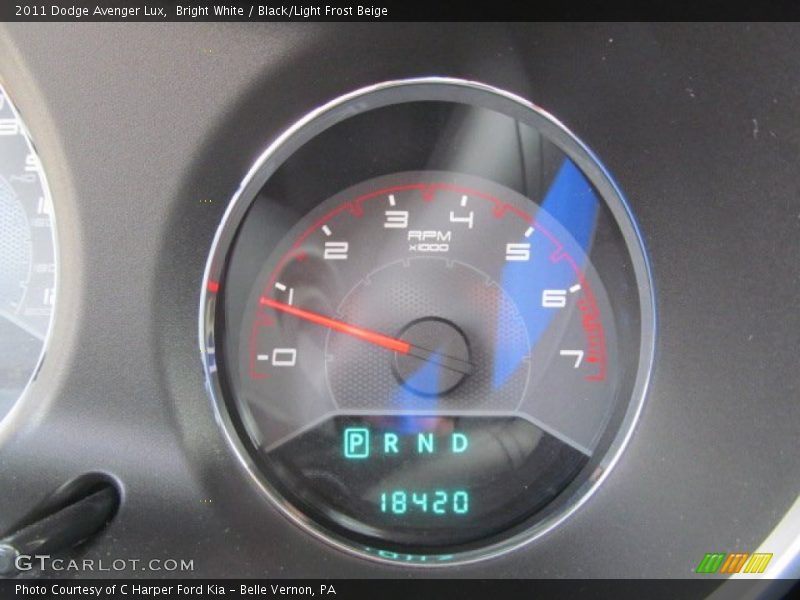Bright White / Black/Light Frost Beige 2011 Dodge Avenger Lux