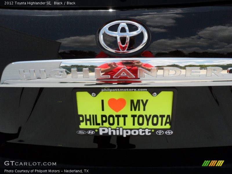 Black / Black 2012 Toyota Highlander SE