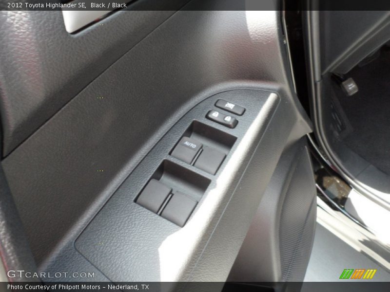 Black / Black 2012 Toyota Highlander SE