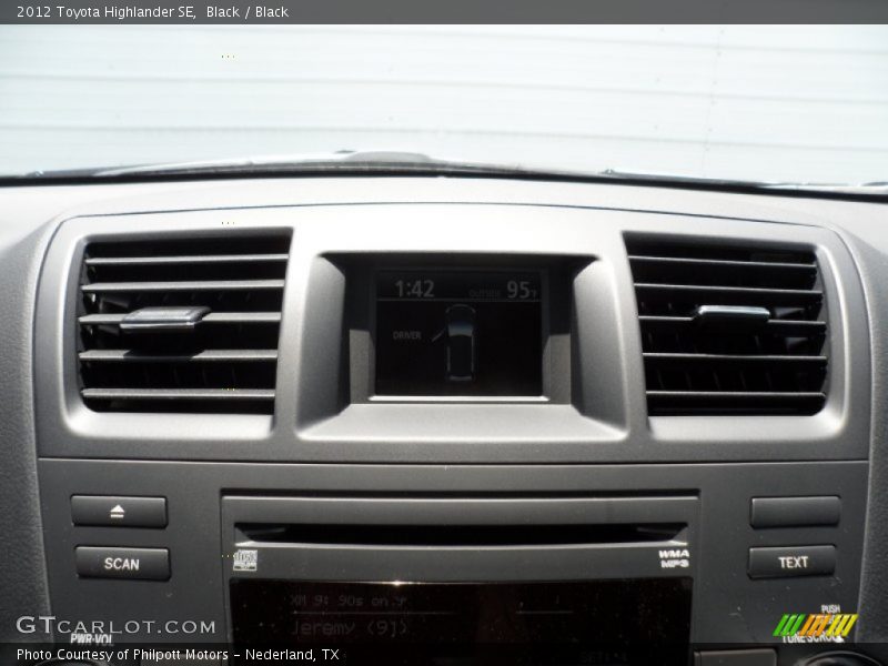 Black / Black 2012 Toyota Highlander SE