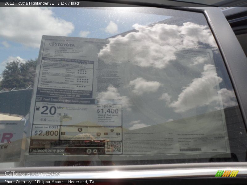 Black / Black 2012 Toyota Highlander SE