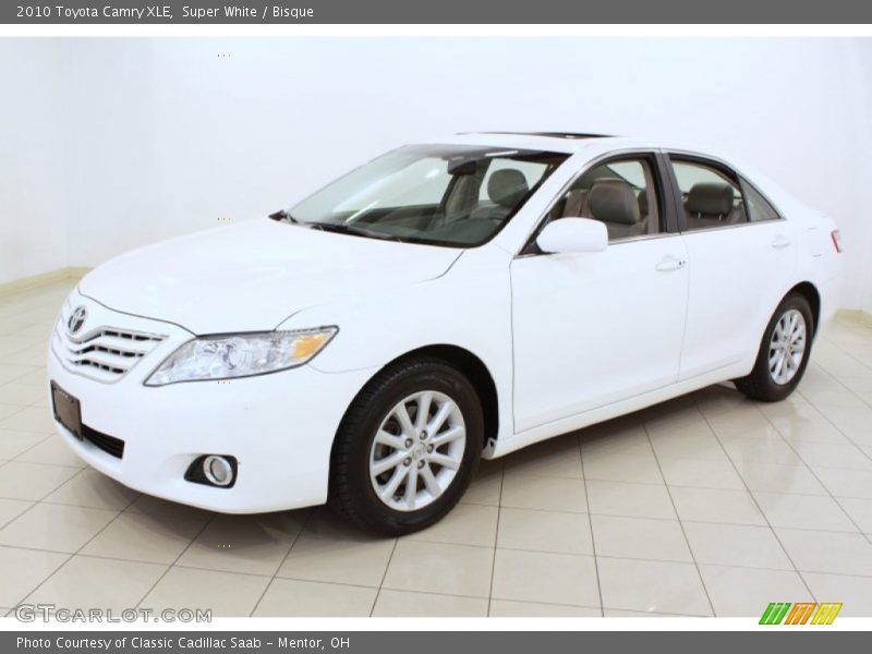 Super White / Bisque 2010 Toyota Camry XLE