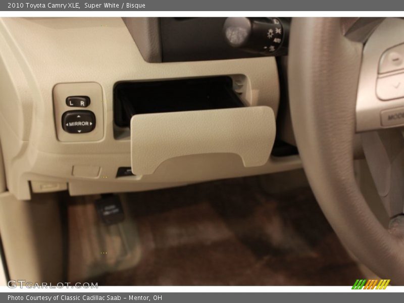 Super White / Bisque 2010 Toyota Camry XLE