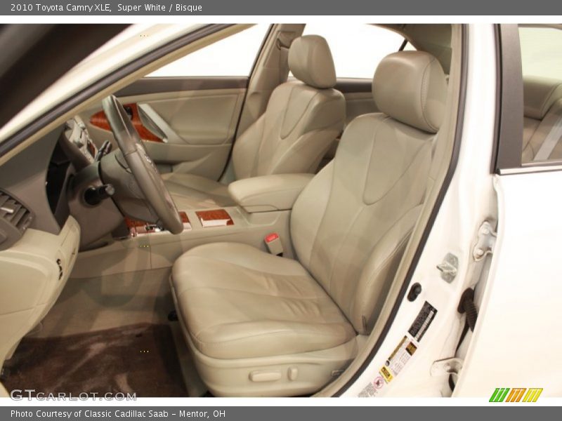 Super White / Bisque 2010 Toyota Camry XLE