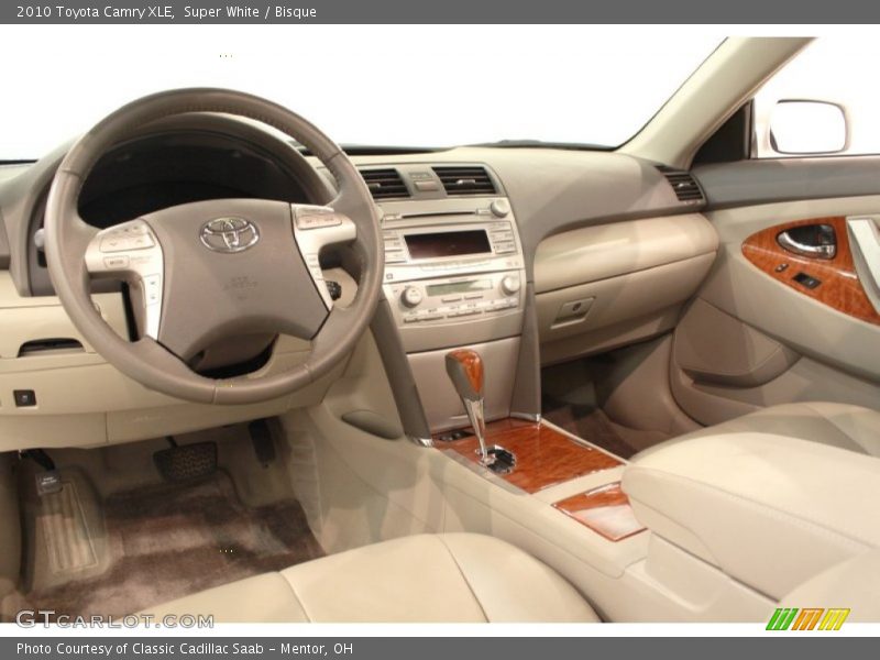 Super White / Bisque 2010 Toyota Camry XLE