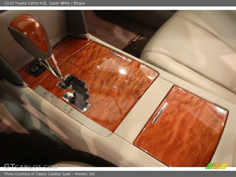 Super White / Bisque 2010 Toyota Camry XLE