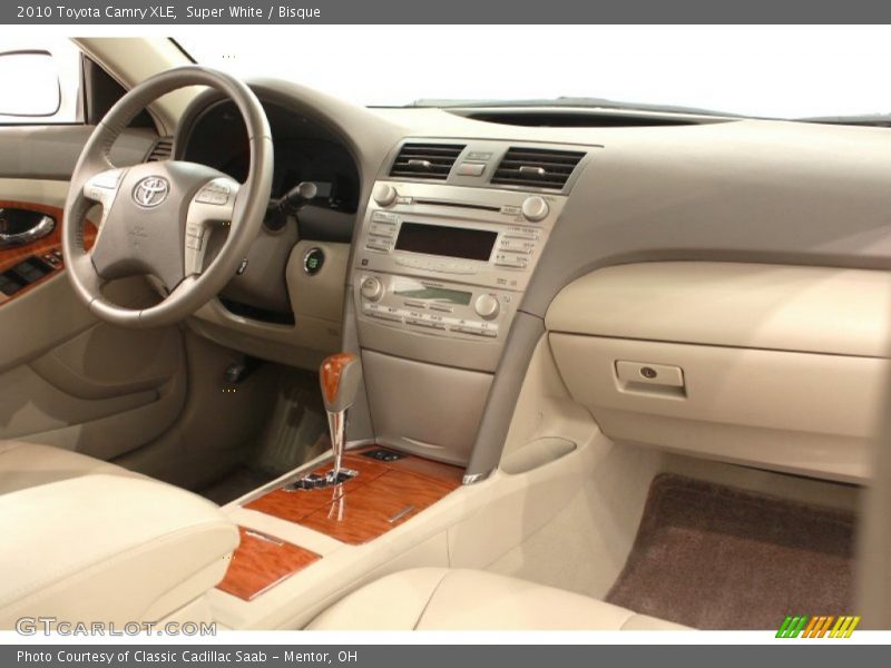 Super White / Bisque 2010 Toyota Camry XLE
