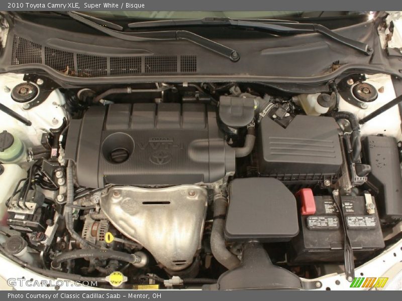 Super White / Bisque 2010 Toyota Camry XLE