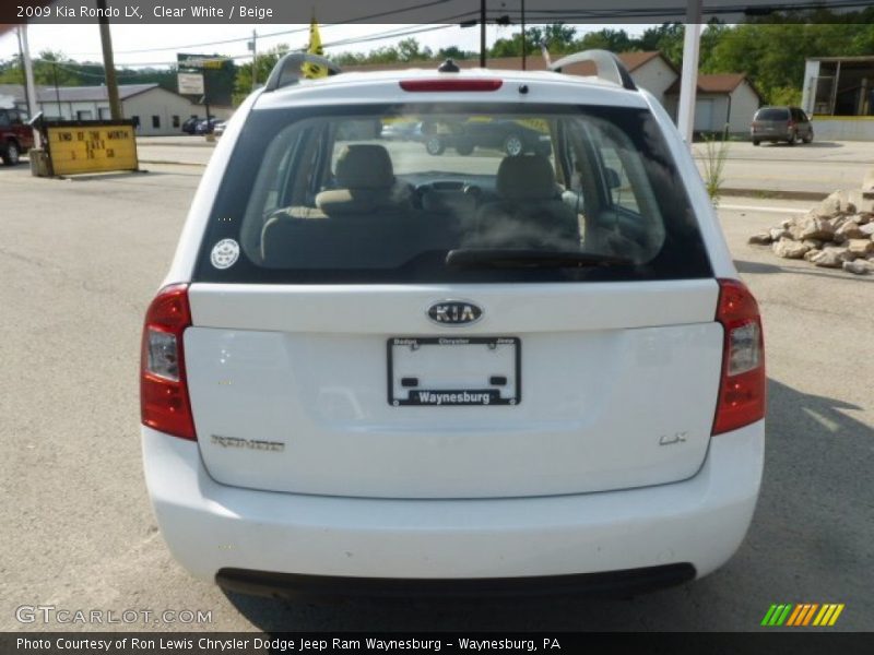 Clear White / Beige 2009 Kia Rondo LX