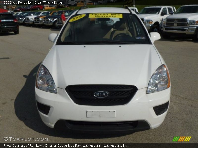 Clear White / Beige 2009 Kia Rondo LX