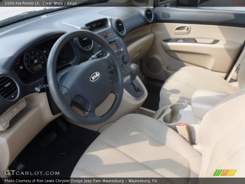 Clear White / Beige 2009 Kia Rondo LX