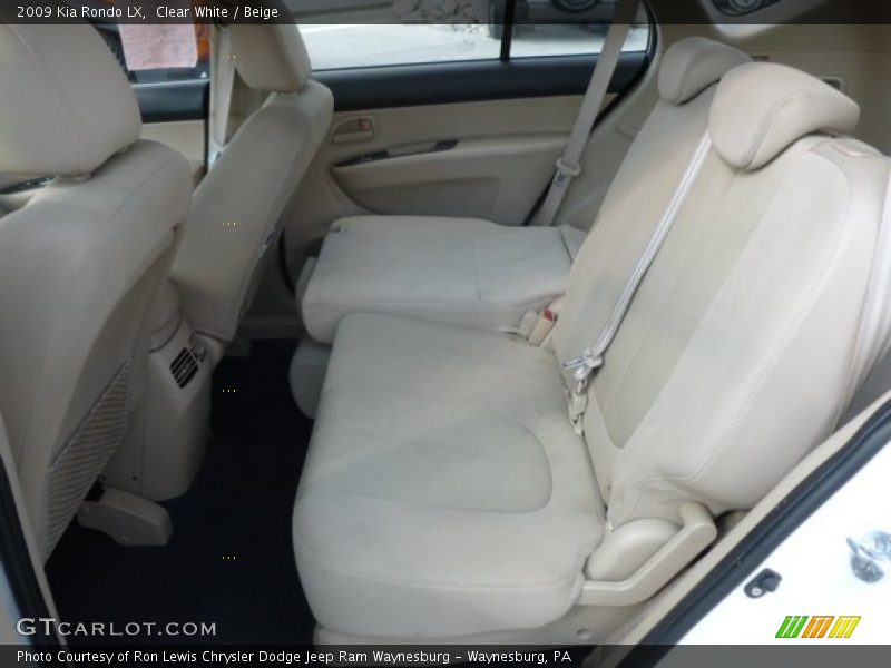 Clear White / Beige 2009 Kia Rondo LX